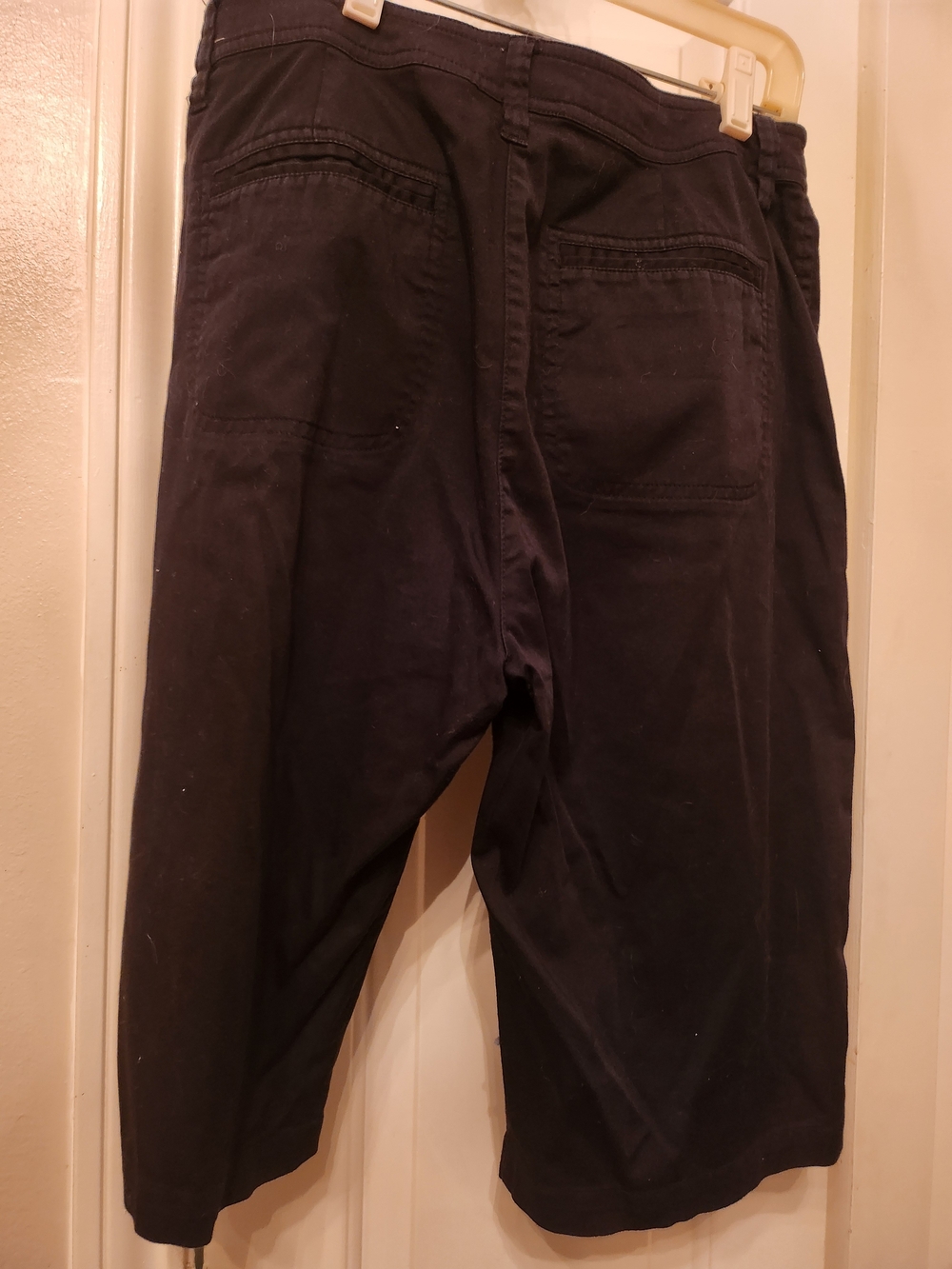 Women's Black Chino Cropped Pants